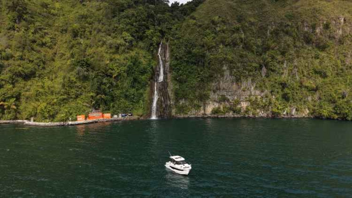 Full Day Cruise Samosir
