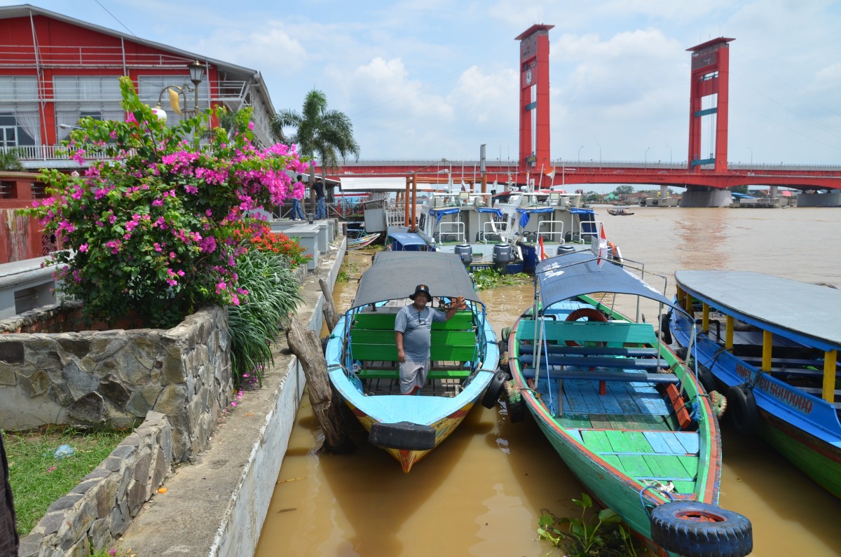 Mutiara Cinta Boat Trip Benteng Kuto Besak to Kampung Wisata Al Munawar