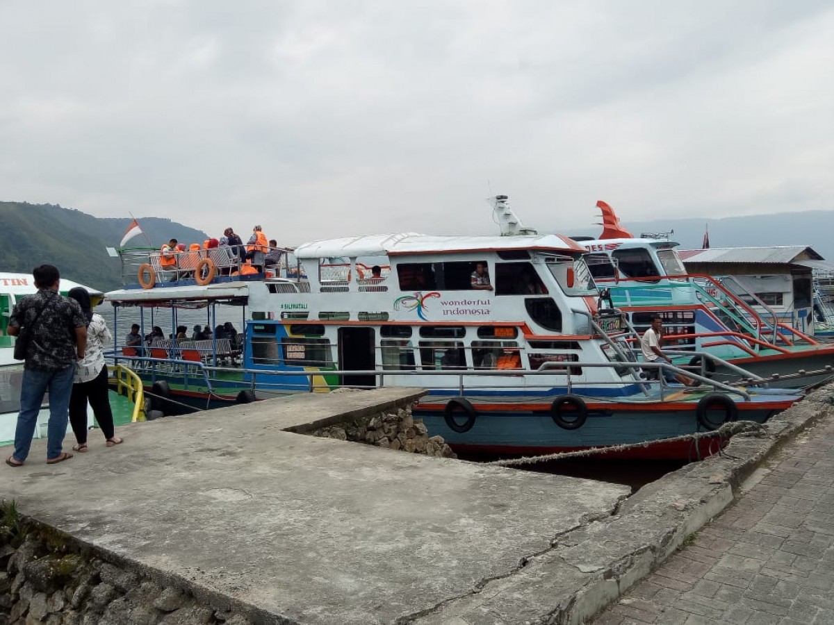 KM. Natio Tour Keliling Pulau Samosir