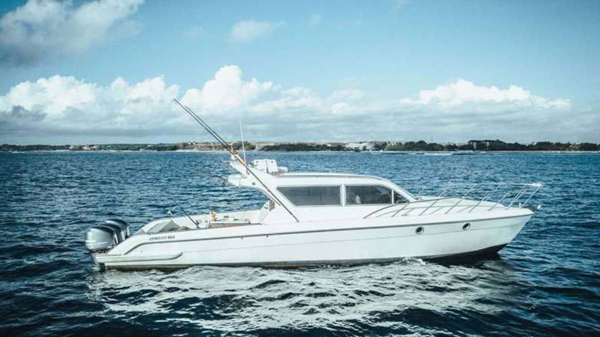 Accura 49 Luxury Motor Yacht - Nusa Penida